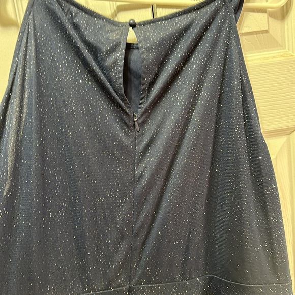 Semi formal navy dress - Picture 3 of 3